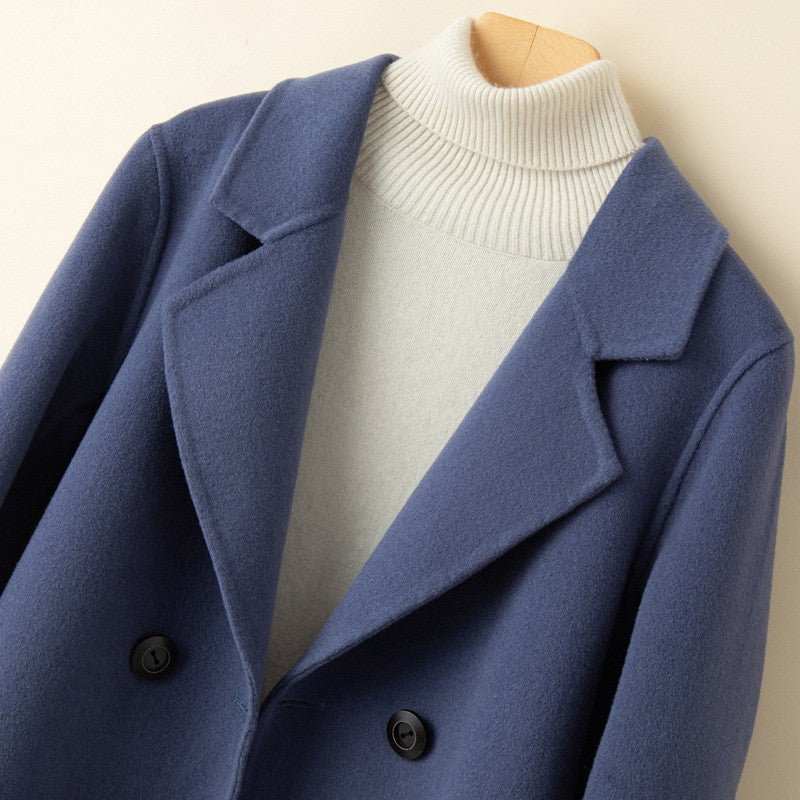 Veste droite en laine bleu brume, vue de face