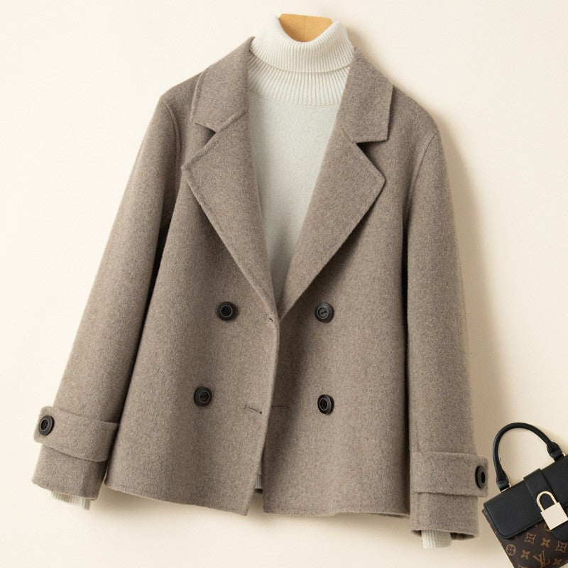 Veste droite en laine brune, vue de face