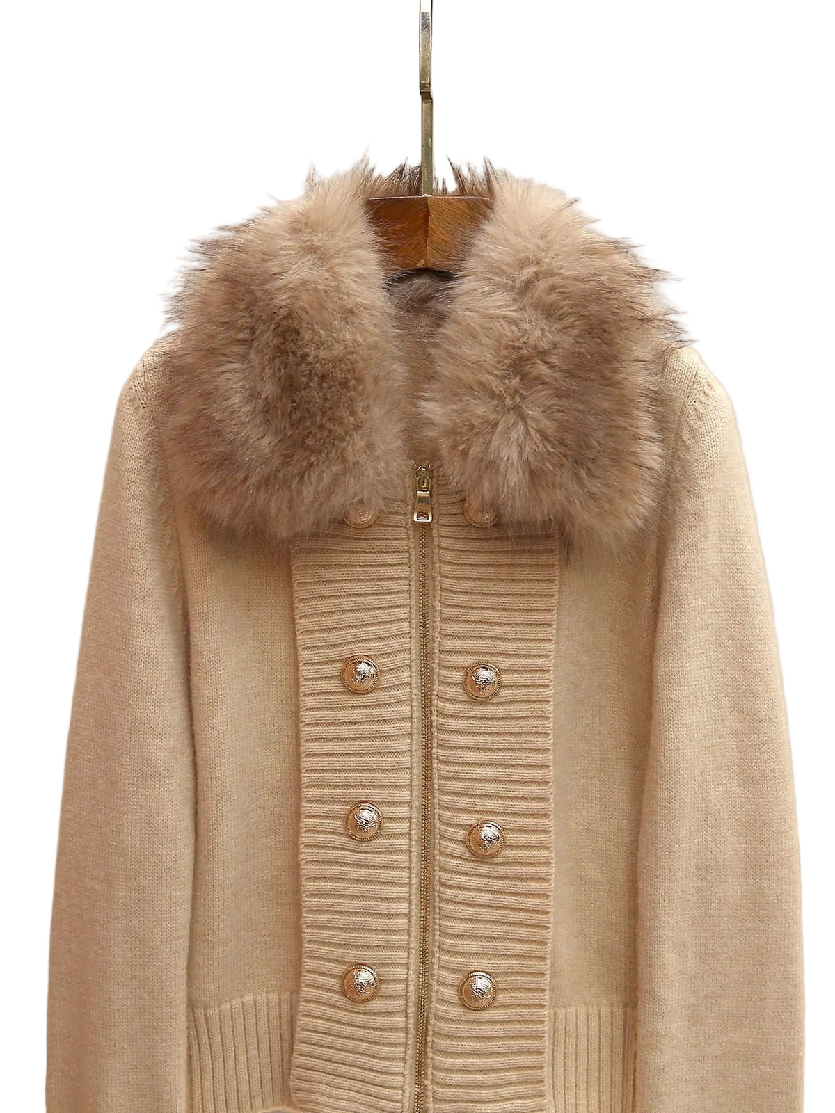 Grand col effet fourrure et bandes côtelées à boutons dorés du gilet zippé beige