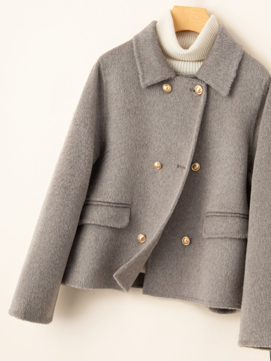 Manteau court en laine double face, coloris gris, vue de face