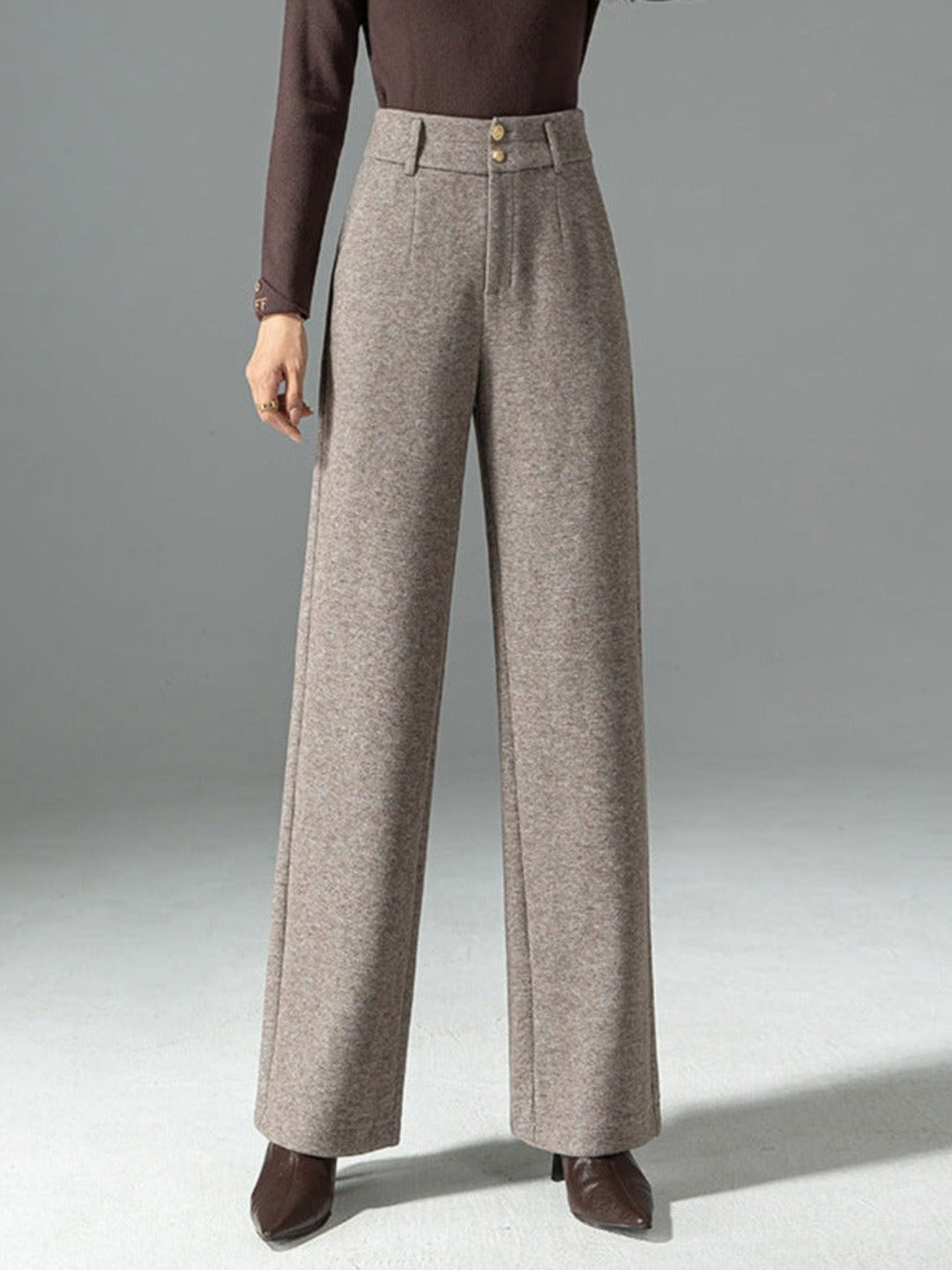 Pantalon large taille haute à pli marqué, coloris taupe