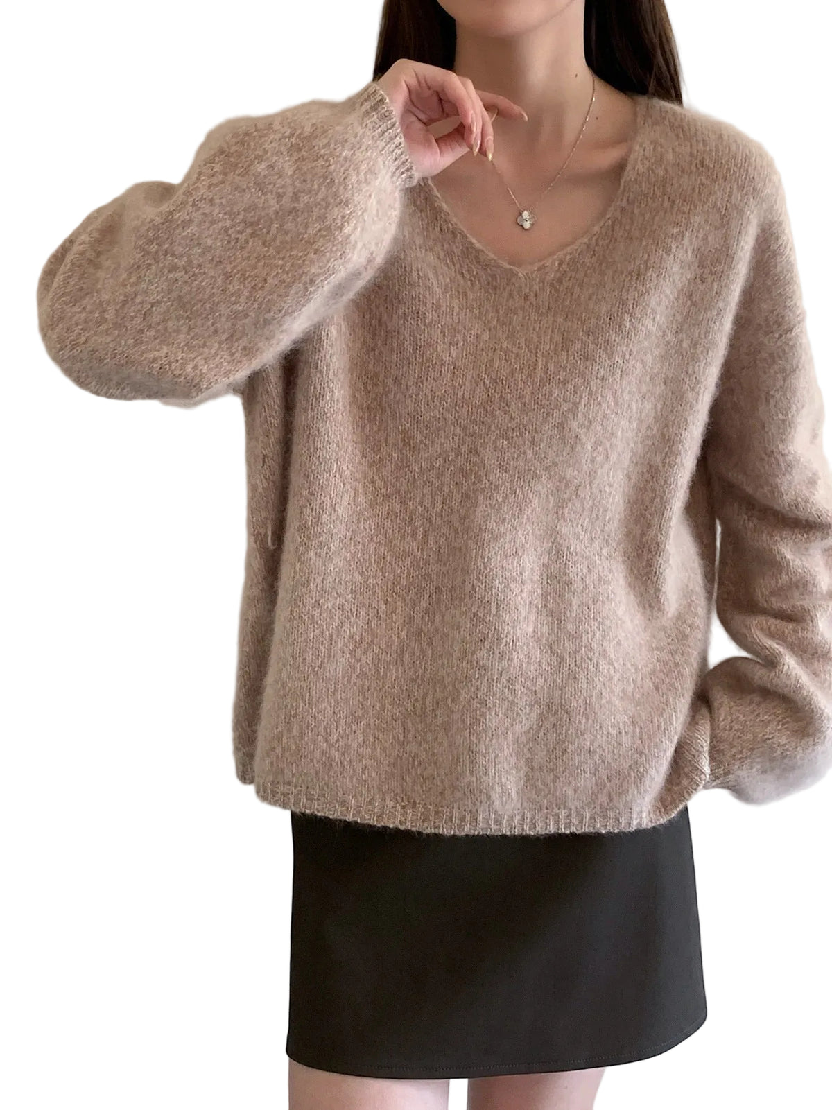 Pull ample femme en laine brossée à col V, coloris beige