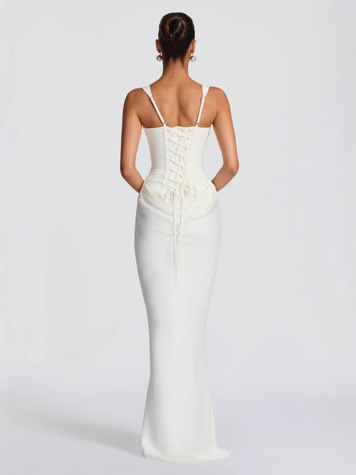 Robe longue corset ivoire vue de dos, dos lacé