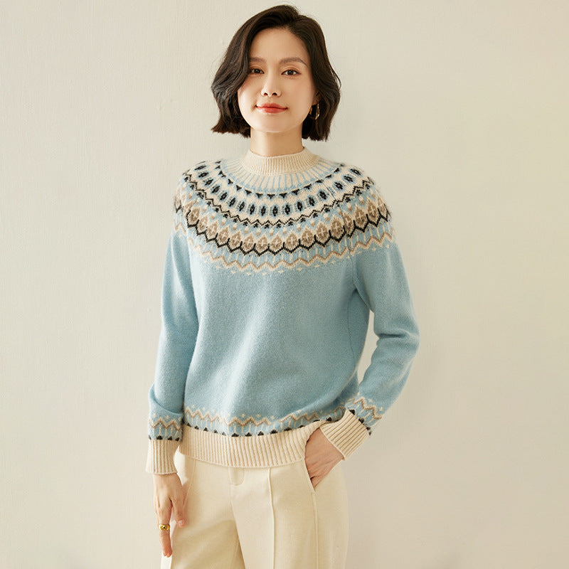 Pull en cachemire a empiecement jacquard, detail du col montant