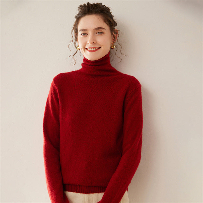 Sous-pull col roulé cachemire et laine rouge, porté